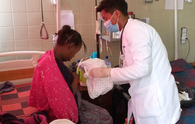 En Etiopía las parteras enfrentan la COVID-19 al tiempo que aseguran partos seguros