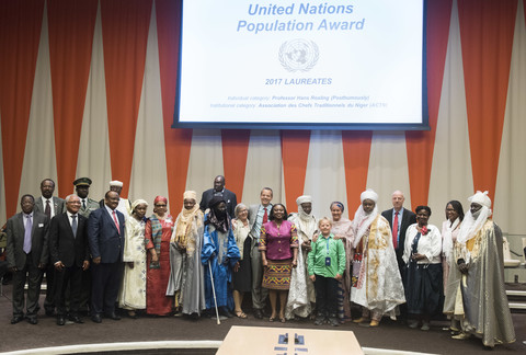 Foto grupal de los participantes en el Premio de Población de las Naciones Unidas 2017.