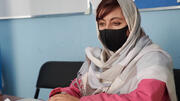 En todo Afganistán, habilidosas parteras enfrentan múltiples obstáculos para garantizar la salud materna y los partos seguros