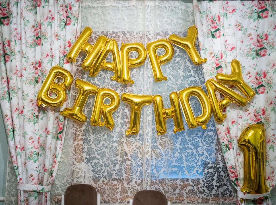 Celebraciones del primer cumpleaños en Ucrania: Dar a luz de forma segura en...