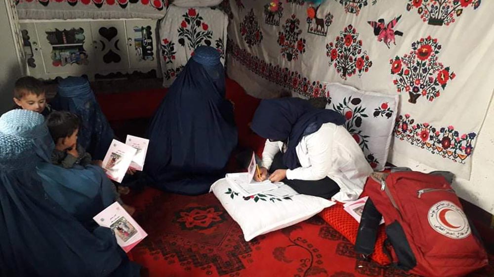 Afghanistan : des équipes de santé mobiles apportent des services essentiels aux femmes isolées 