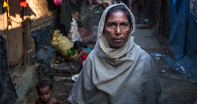 As Rohingya refugee crisis escalates, women emerge as front-line responders  | UNFPA - United Nations Population Fund