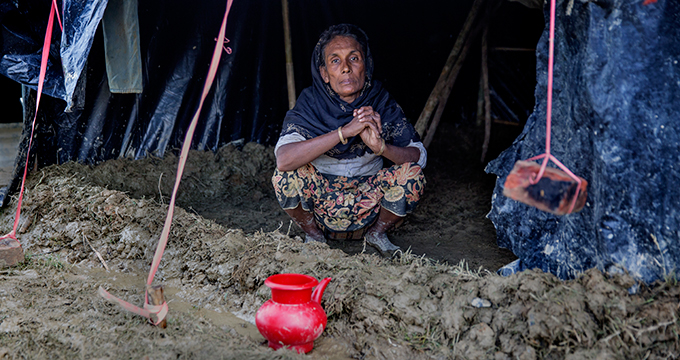 Les premières pluies de mousson s'abattent sur les camps de réfugiés Rohingya, présage de défis à venir