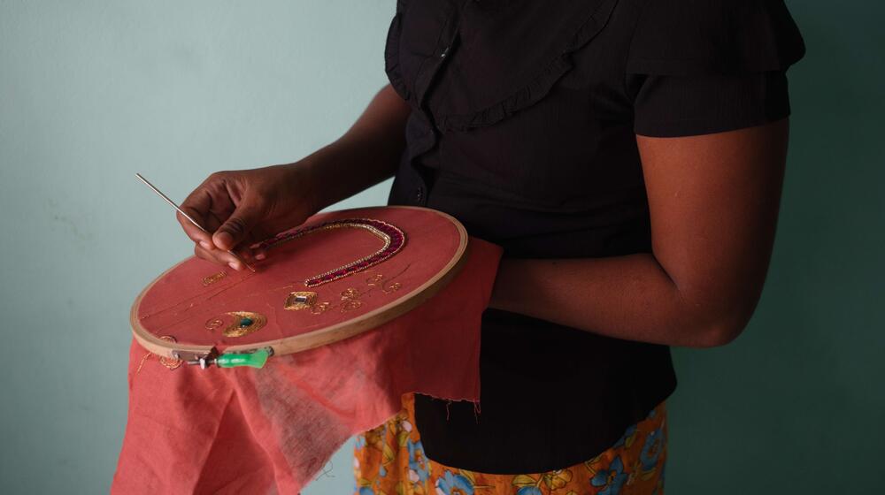 Supervivientes de violencia de género en Sri Lanka en riesgo por el cierre de servicios esenciales de protección