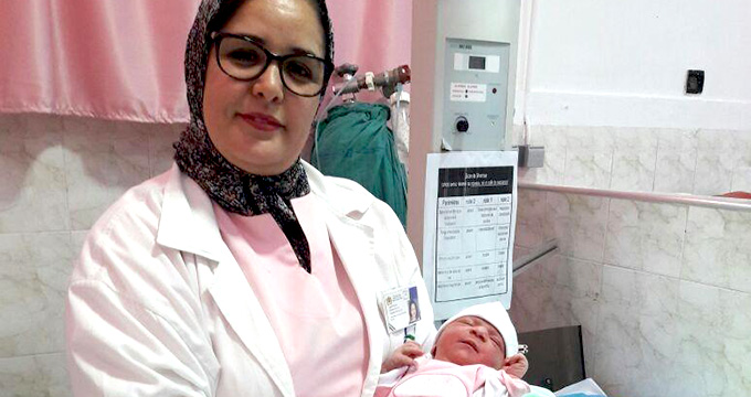 Disminuyen las muertes maternas en Marruecos gracias a las parteras, pero se necesita más apoyo