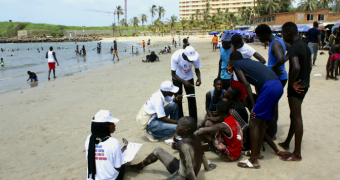 Educating youth about sexual and reproductive health on the beaches of Senegal
