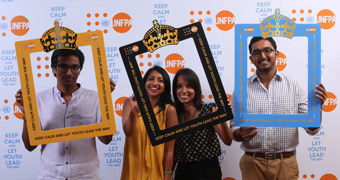 On International Youth Day, UNFPA launches global #showyourselfie campaign to put youth in the picture