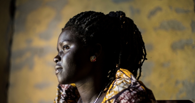 En Uganda, sobrevivir a la violación y el matrimonio infantil una trenza a la vez