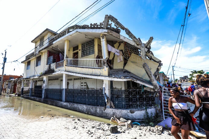 fotos del devastador terremoto de magnitud 7.2 que azotó el suroeste de Haití