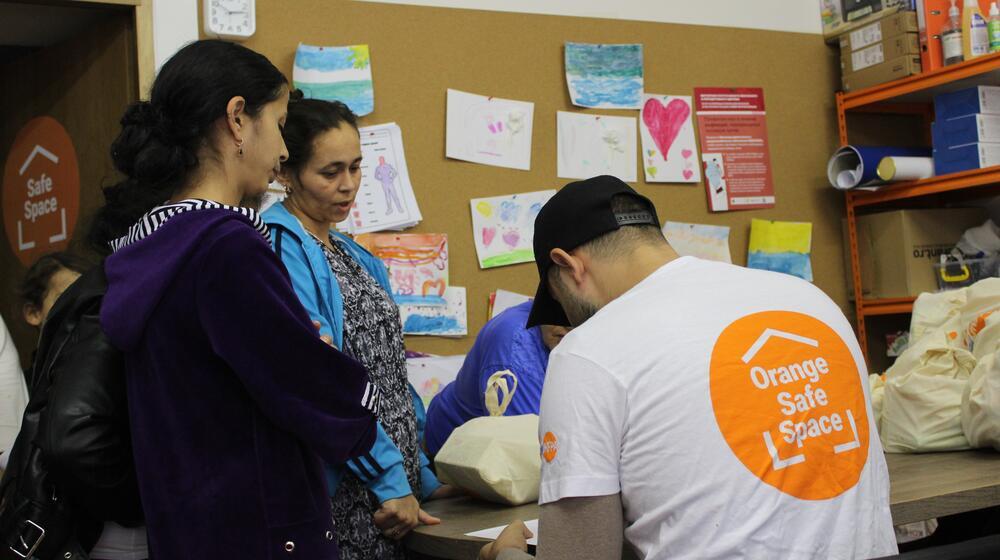 How a safe space in the Republic of Moldova offers comprehensive sexuality education for Roma refugees fleeing Ukraine