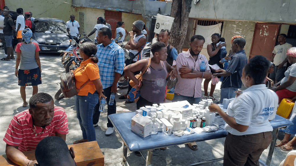 "يجب على هايتي أن تنهض من رمادها": العاملون في مجال الصحة على الخطوط…