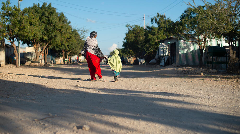 En Somalie, les survivantes de mutilations génitales féminines militent pour…