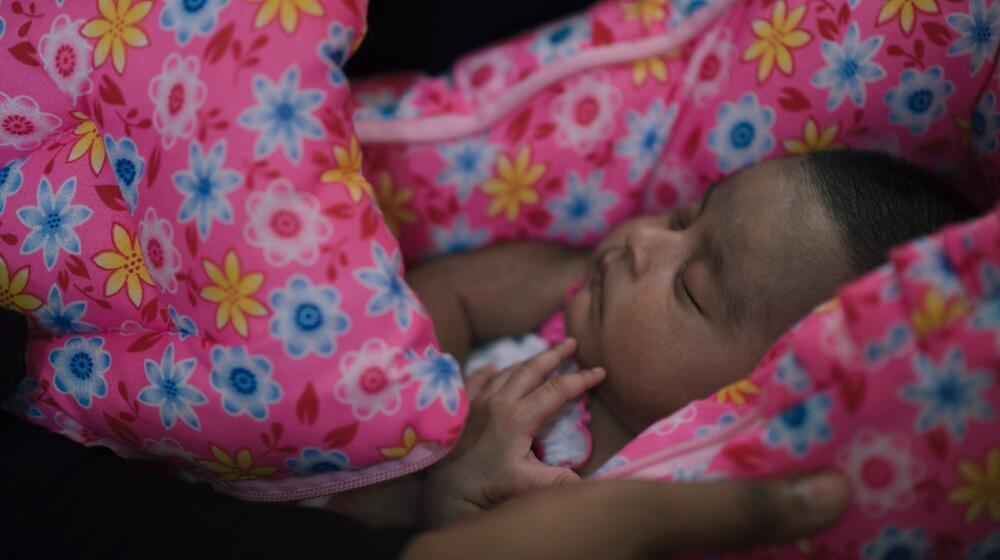 El una vez robusto sistema de salud de Sri Lanka está a punto de colapsar en medio de la crisis, y las embarazadas pagan el precio