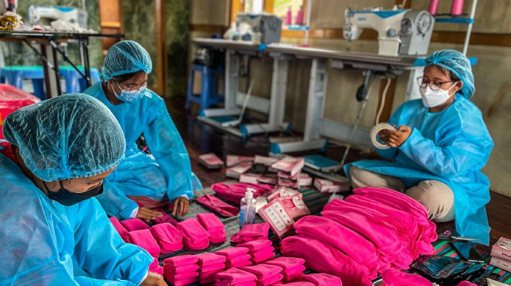 Un programa piloto en Myanmar proporciona apoyo a la salud menstrual y oportunidades económicas