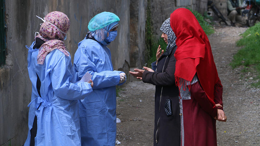 Outreach workers in Syria are worried about the vulnerability of women and girls under curfew. © UNFPA Syria