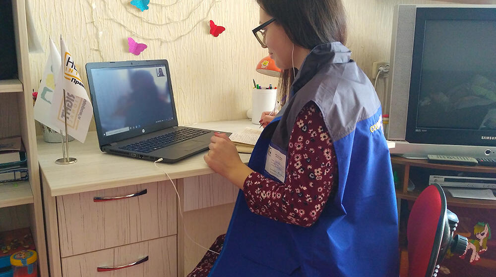 A counsellor delivers services via online platform. Image courtesy of Ternovyy Viktor