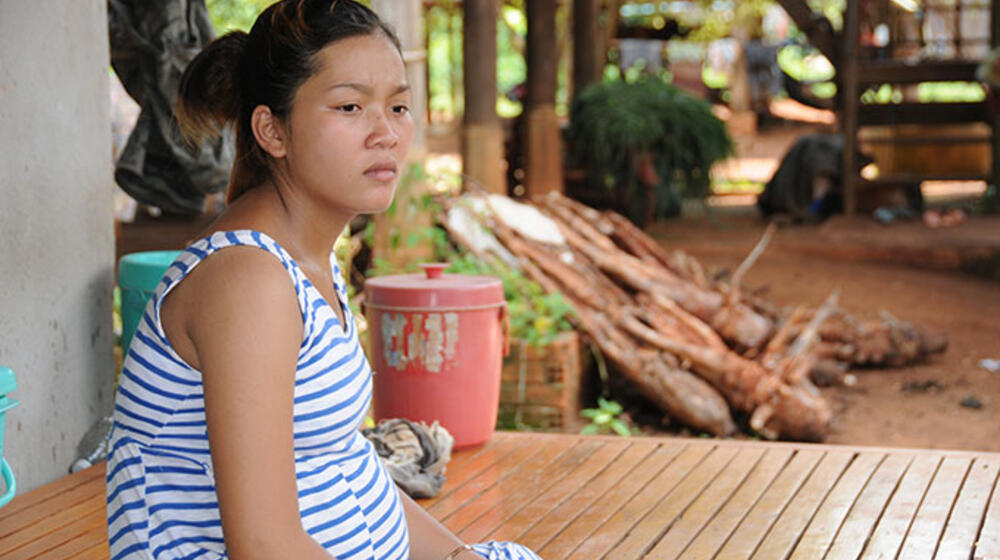 680px x 434px - Young motherhood threatens girls in rural Cambodia | UNFPA ...