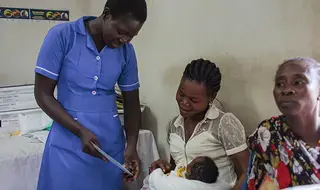 Displaced by crisis, South Sudan midwifery students focus on...