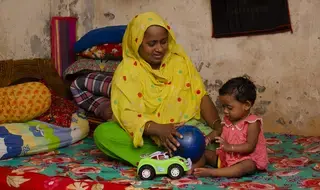 Comment l’UNFPA aide les mères du monde entier à bénéficier de…